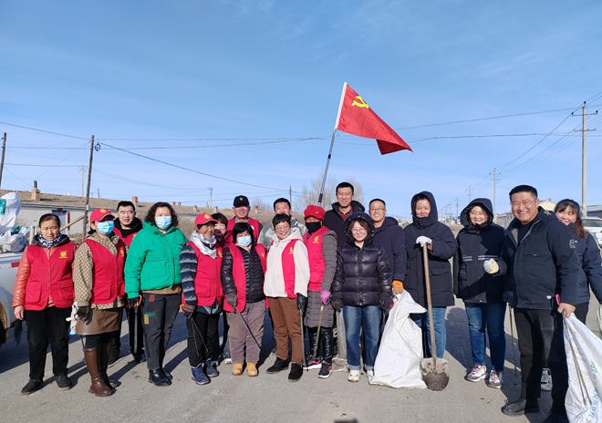 額吉淖爾制鹽有限公司組織開展“我們的節(jié)日——學雷鋒日志愿服務(wù)活動”